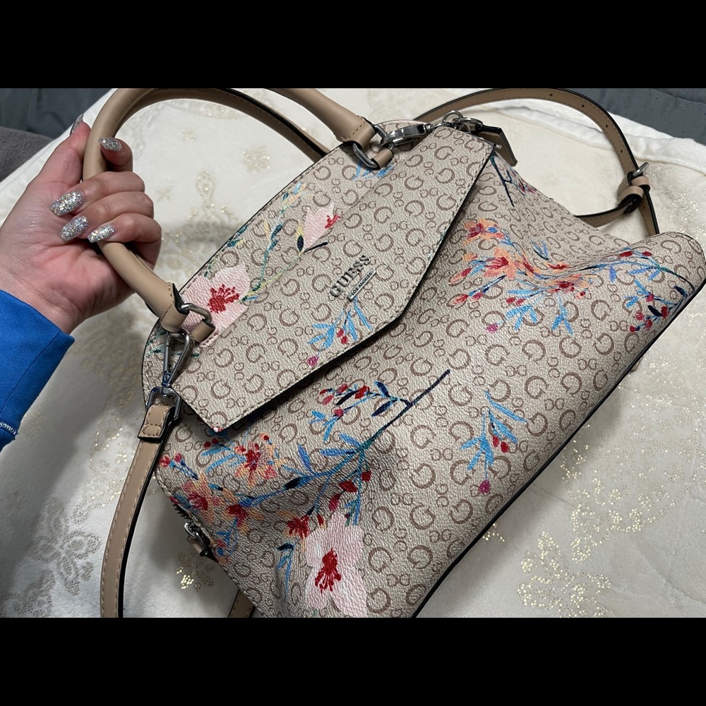 GUESS floral crossbody bag